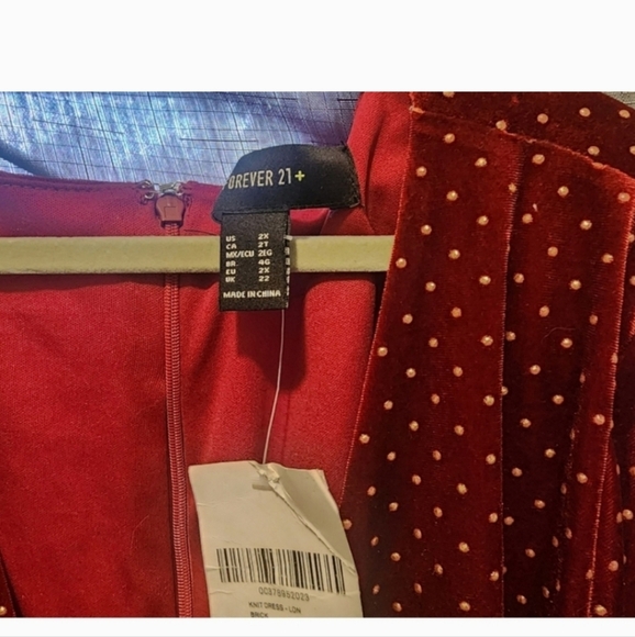 🍂🍁NWT Forever 21 Women's Burgundy Gold Studded Velvet Dress Size 2x - Picture 3 of 3